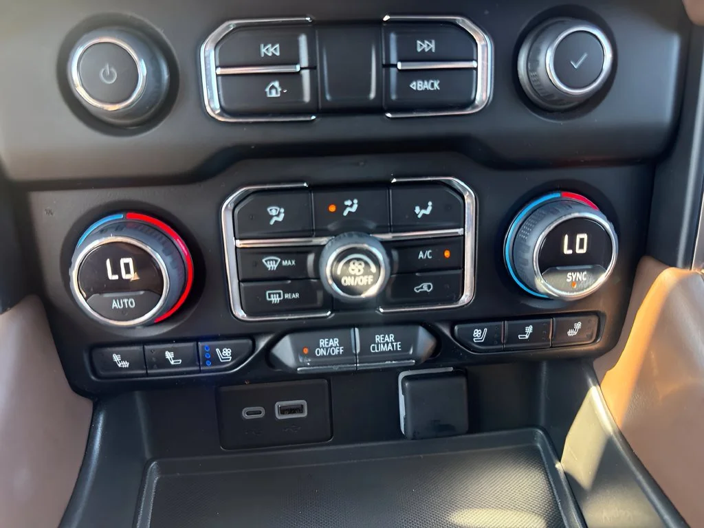 Used 2024 Red Chevrolet High Country image 17