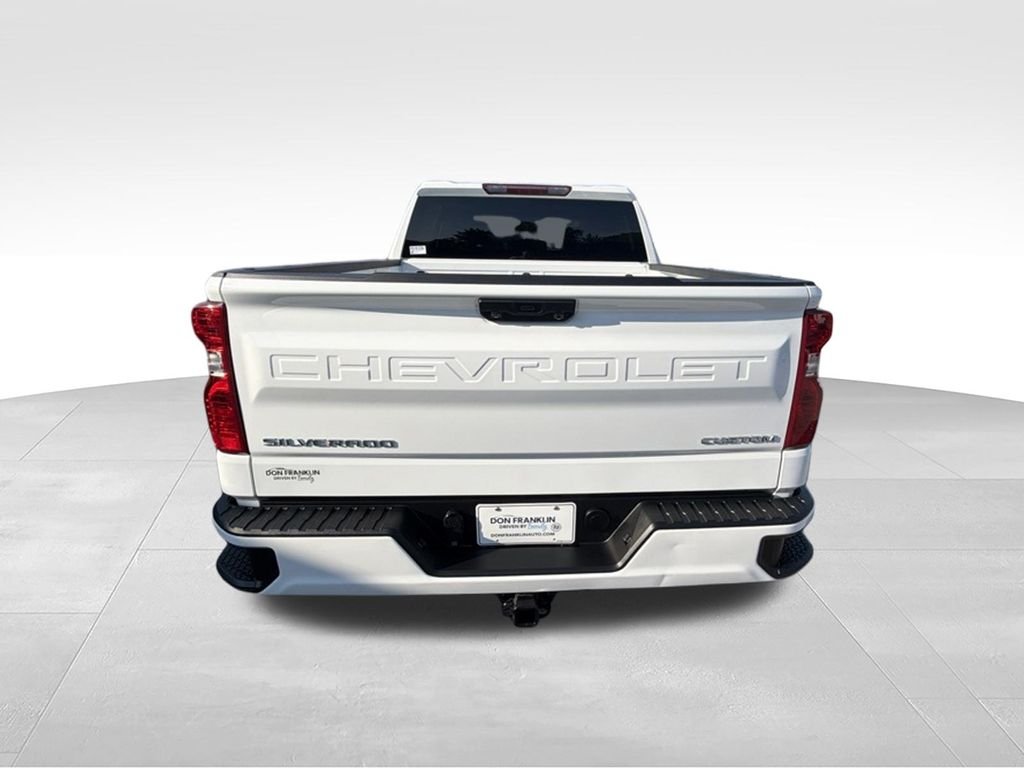 Used 2023 White Chevrolet Custom image 6