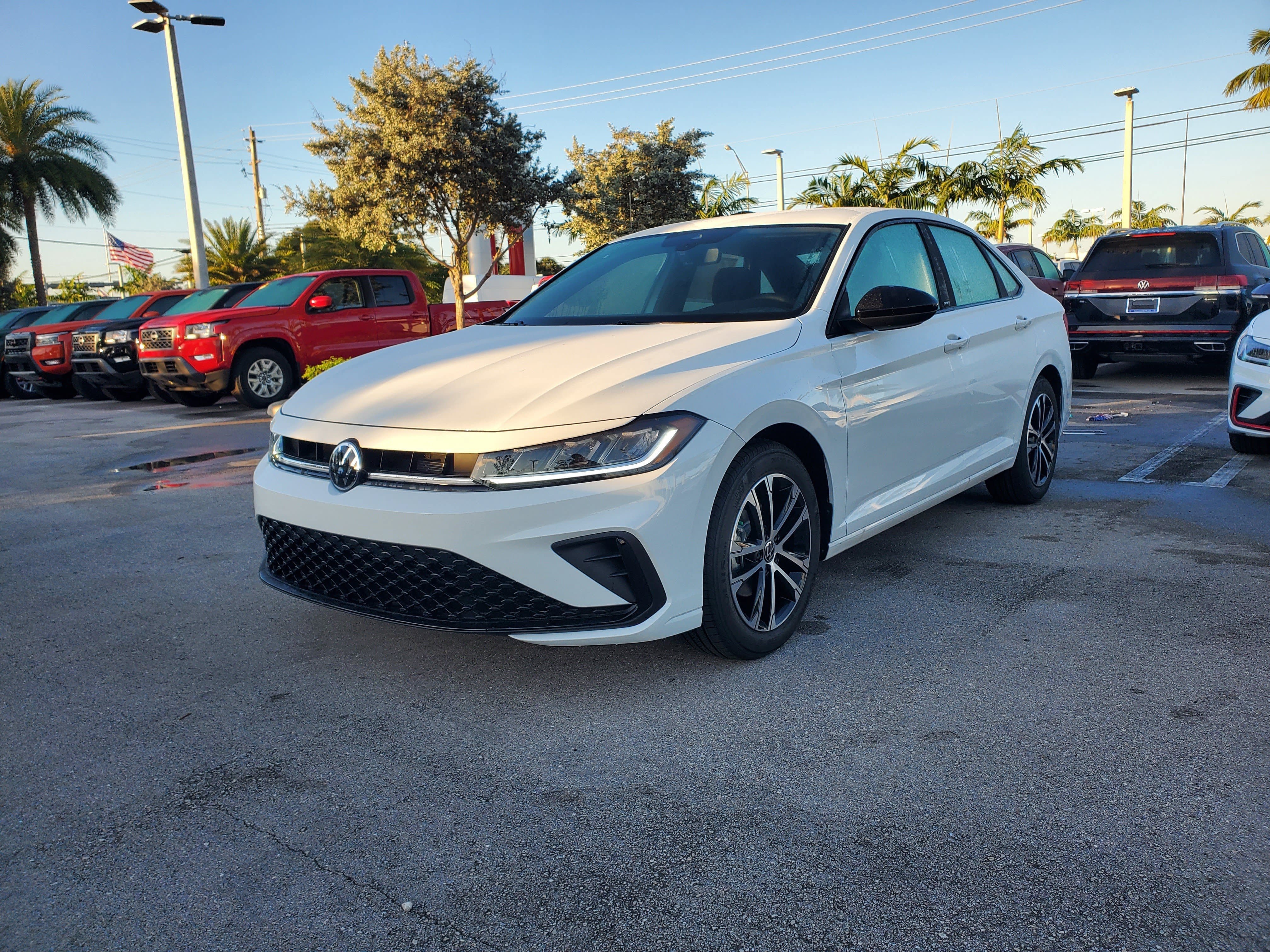 New 2026 White Volkswagen 1.5T Sport image 3