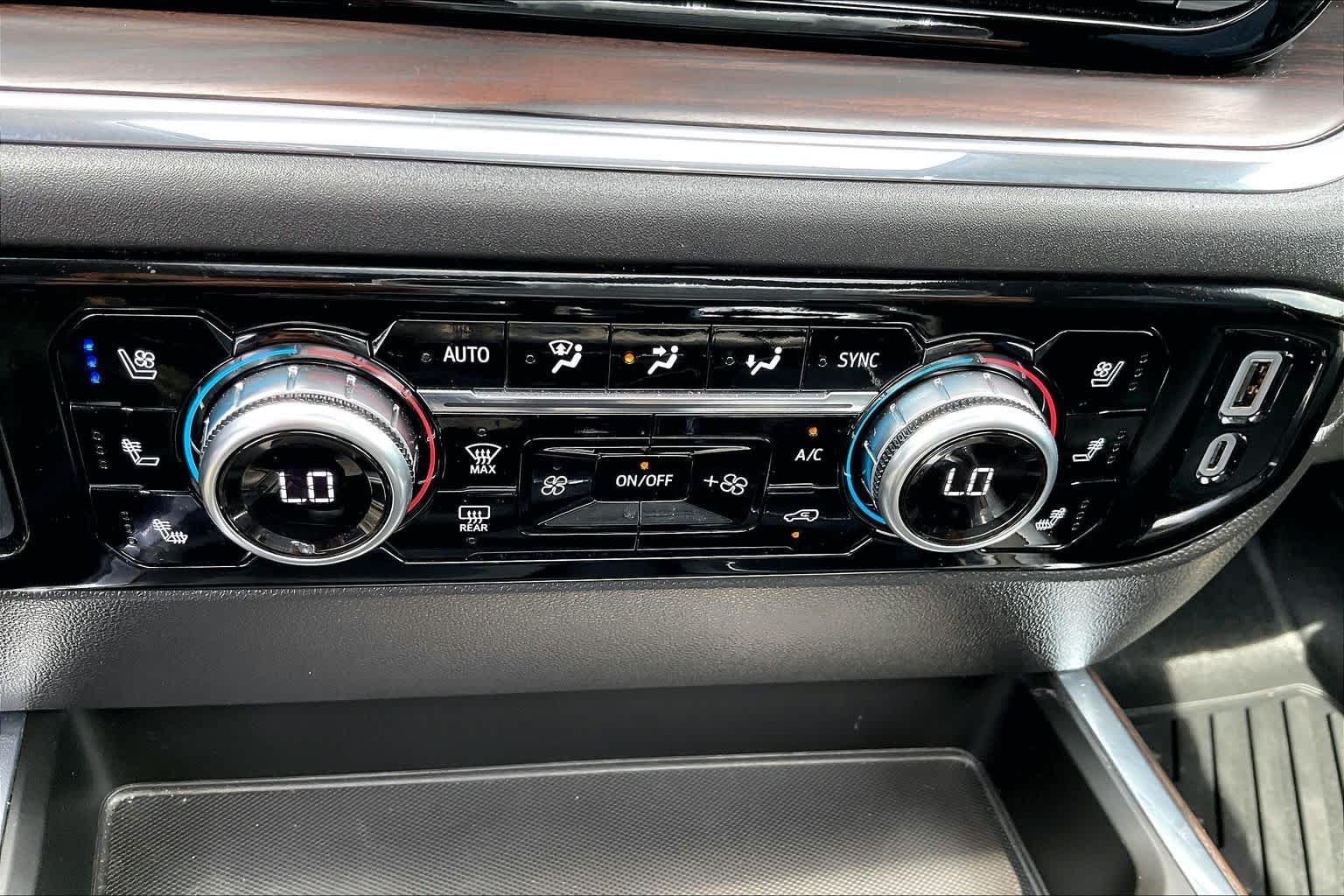 Used 2025 Sterling Metallic GMC SLT image 33