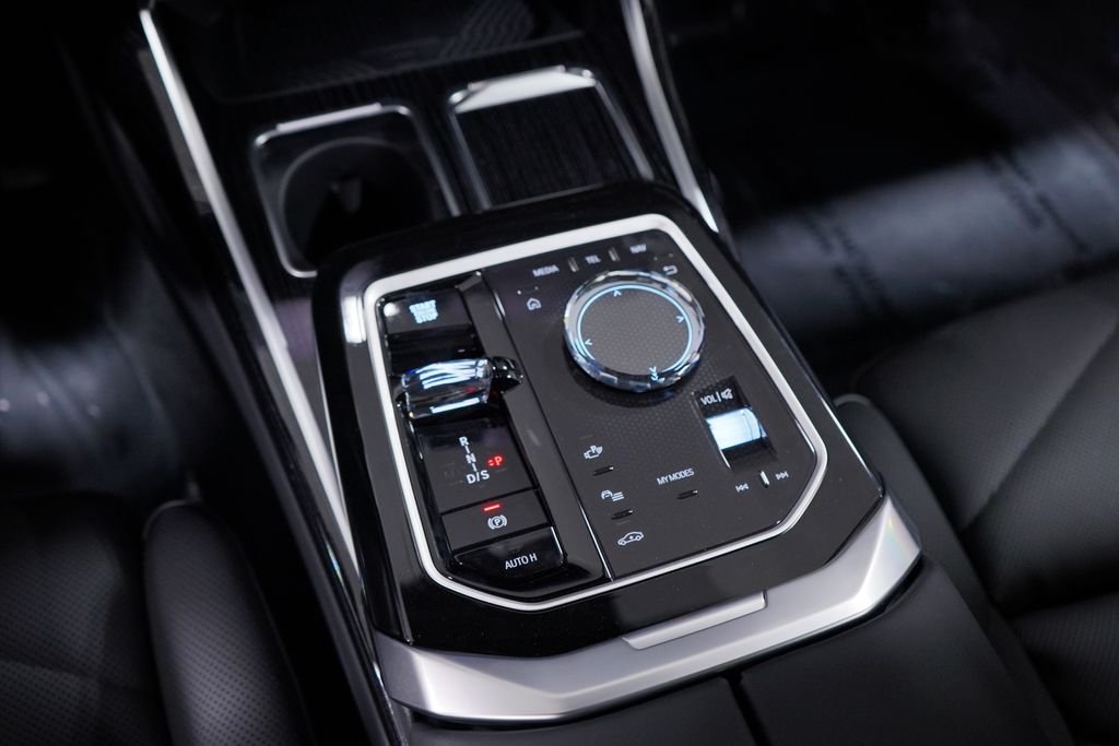 New 2026 Grey BMW 740i image 11