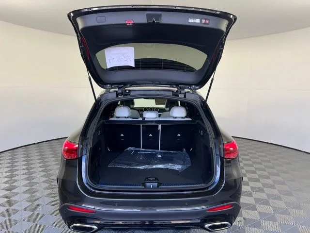 New 2026 Graphite Grey Metallic Mercedes-Benz GLC 300 image 38