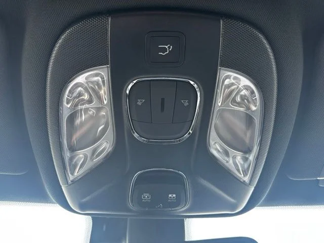 New 2026 Bright White Clear-Coat Exterior Paint Jeep Trailhawk image 23