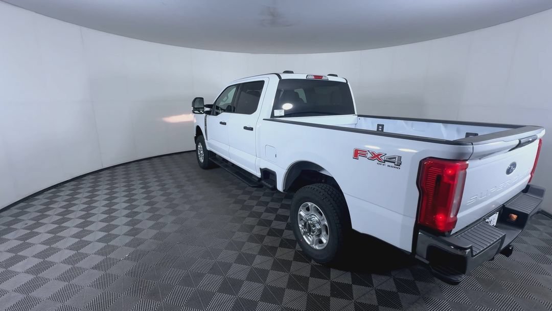 New 2026 Oxford White Ford XLT image 7