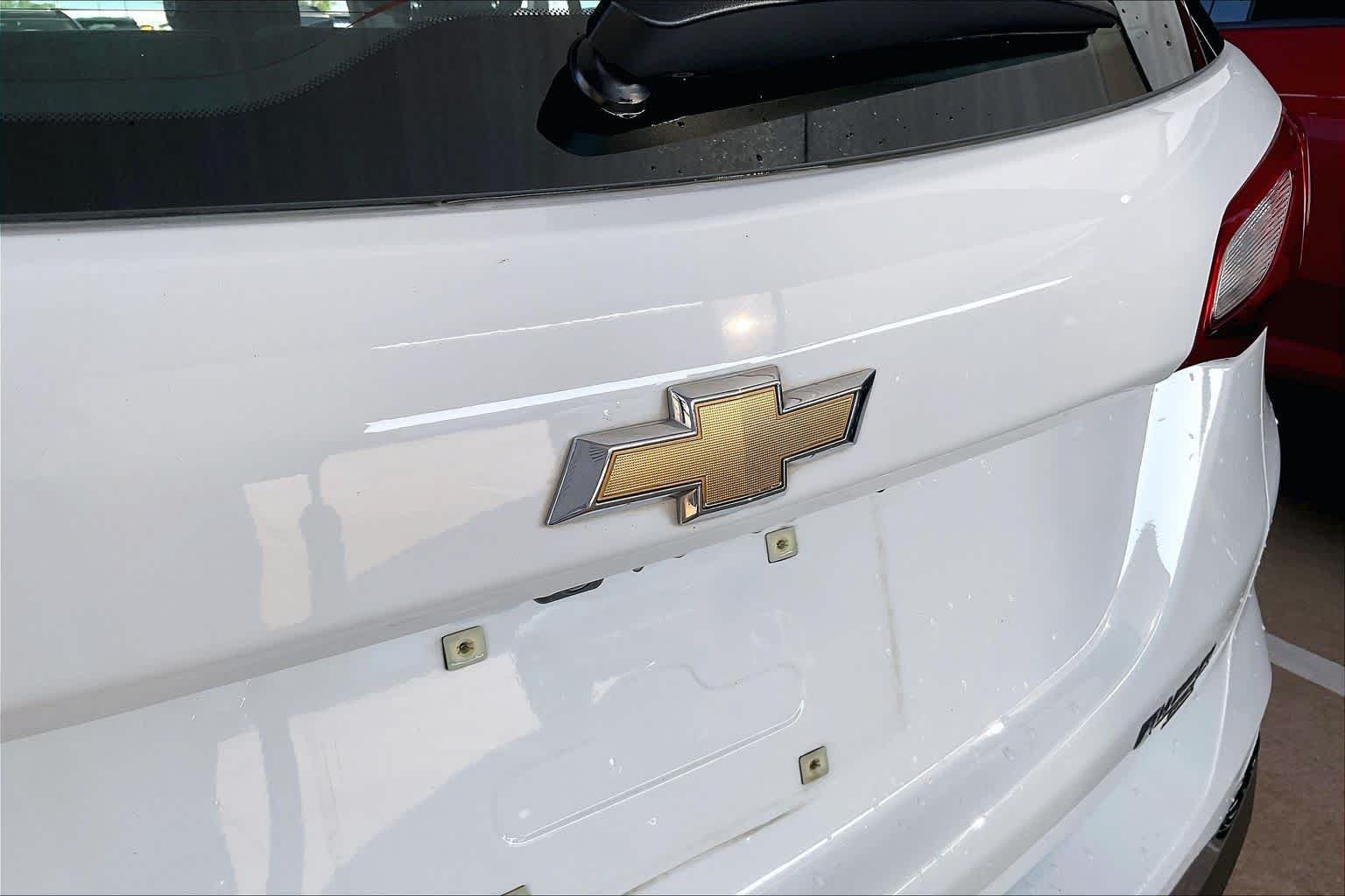 Used 2018 SUMMIT WHITE Chevrolet LS image 30