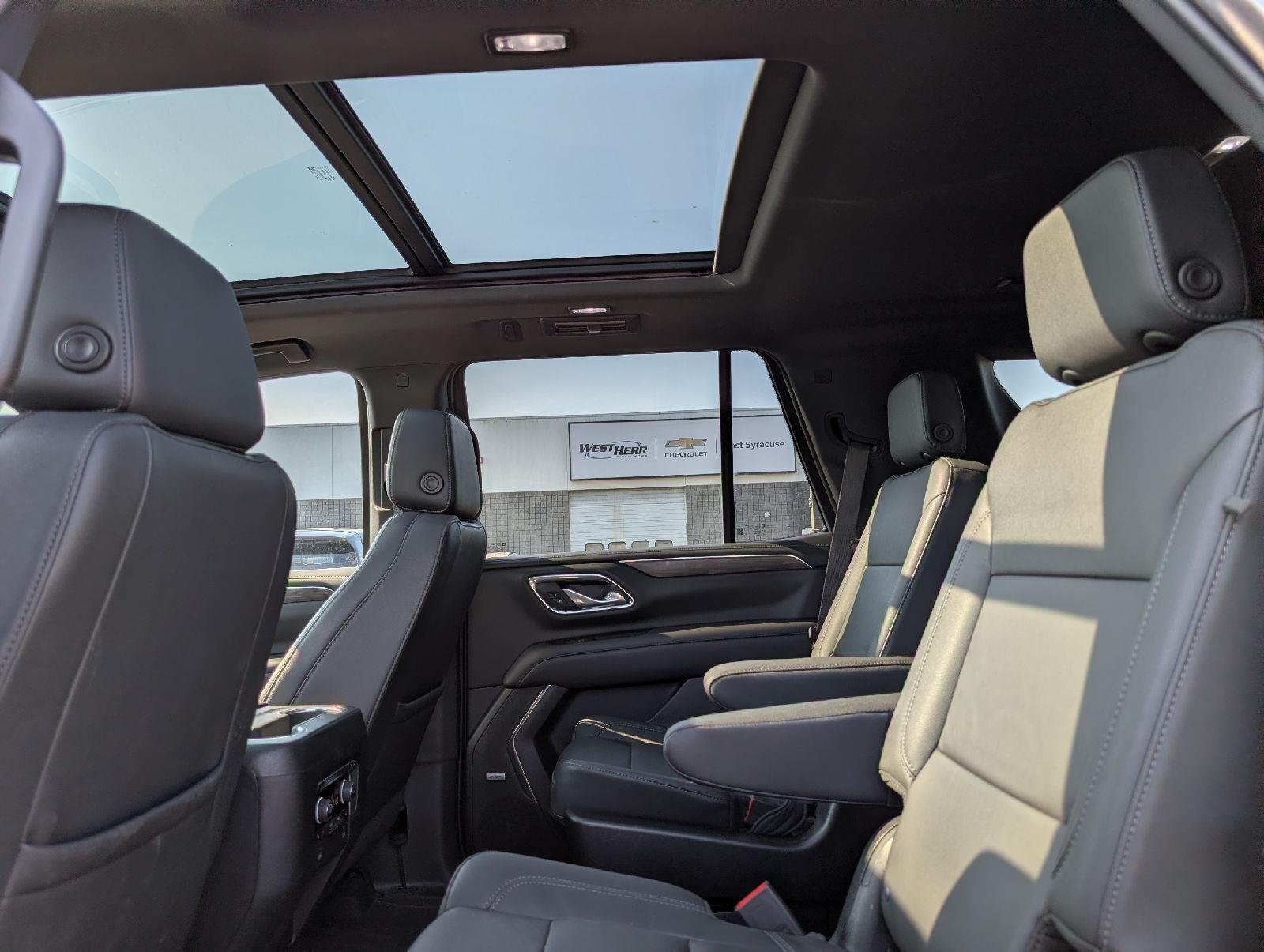 Used 2023 Summit White Chevrolet Z71 image 9