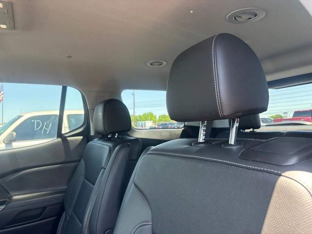 Used 2023 White GMC SLT image 24