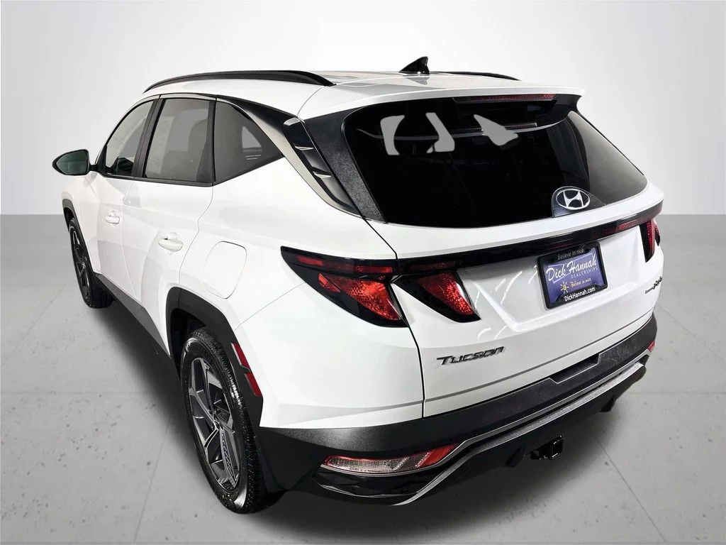 Used 2024 White Hyundai SEL image 8