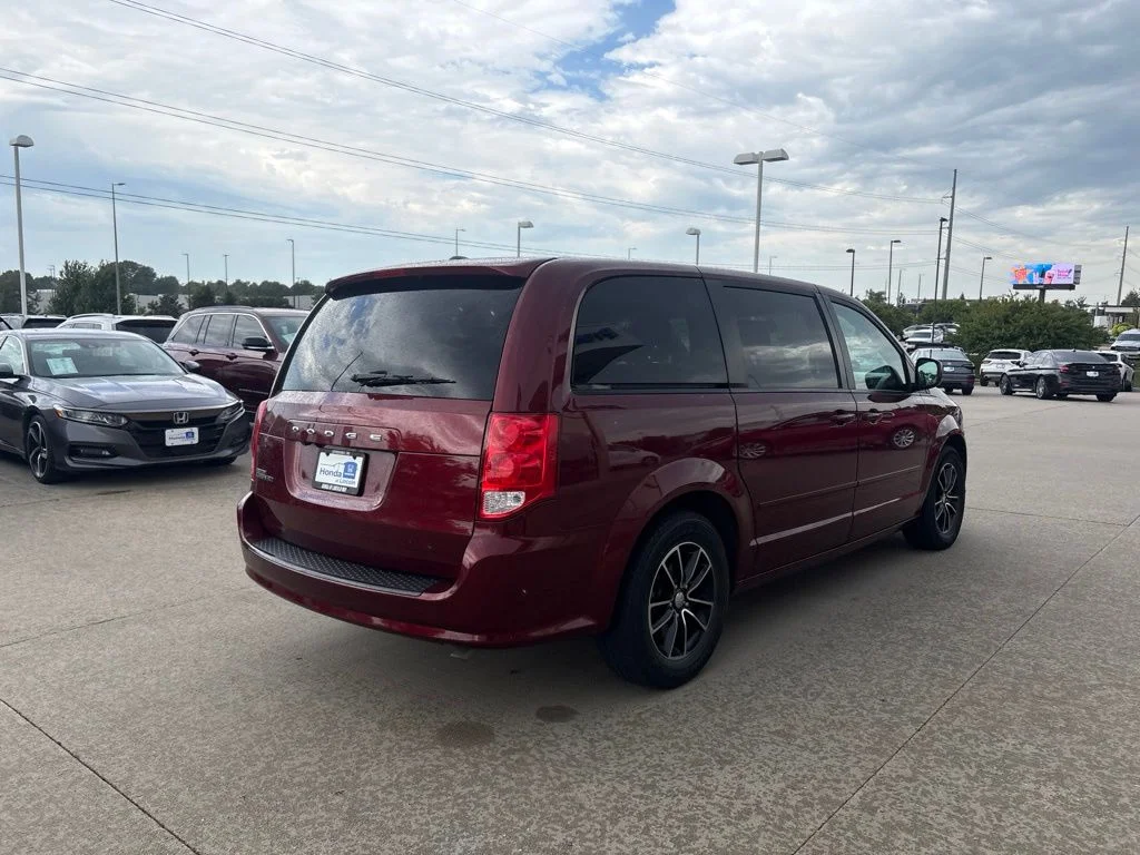 Used 2017 Red Dodge SE Plus image 5