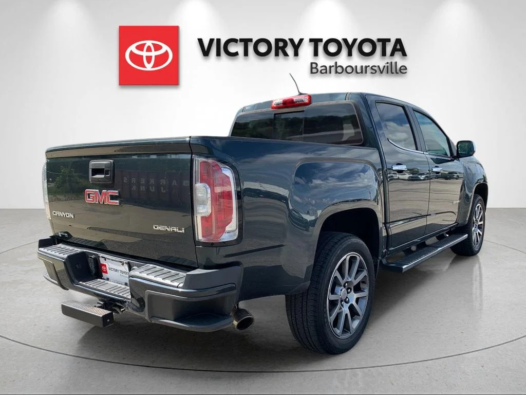 Used 2017 Gray GMC Denali image 7