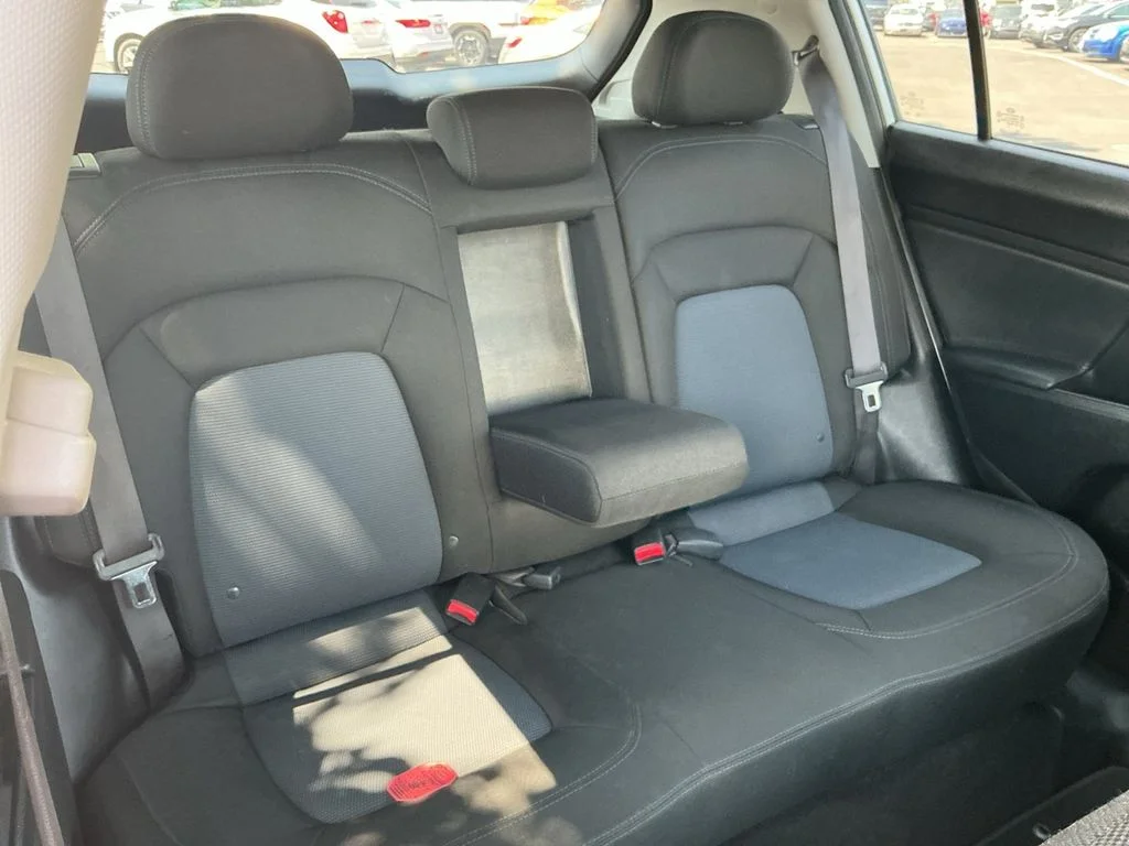 Used 2016 Silver Kia LX image 27