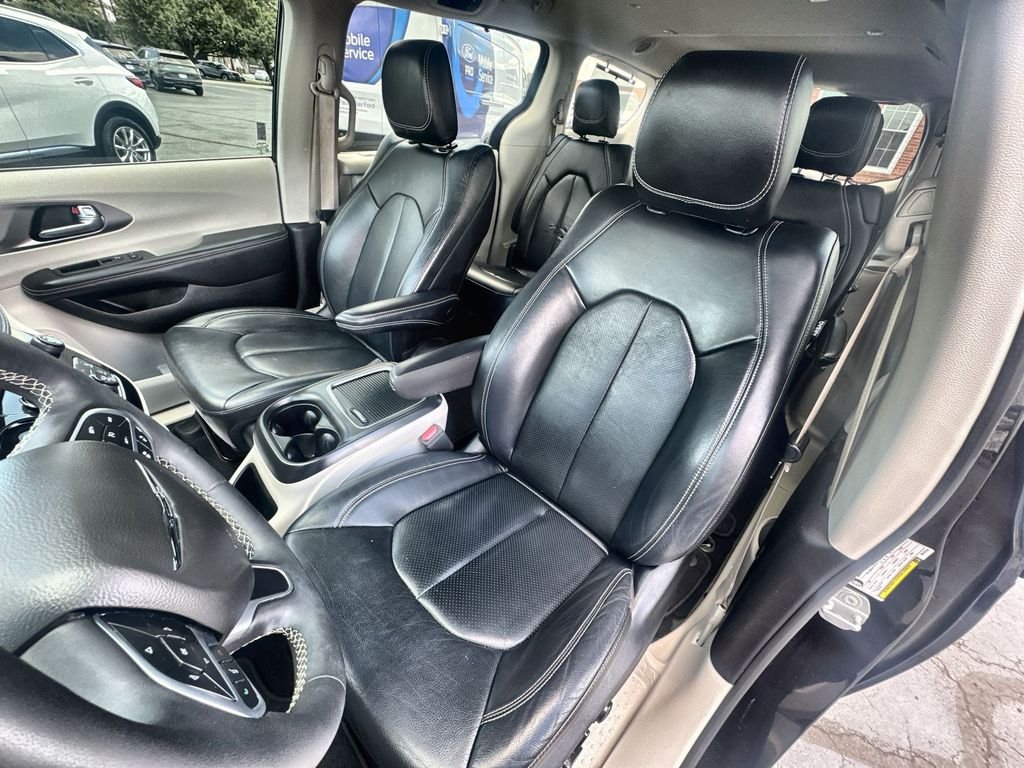 2022 Chrysler Pacifica Touring L - Photo 11