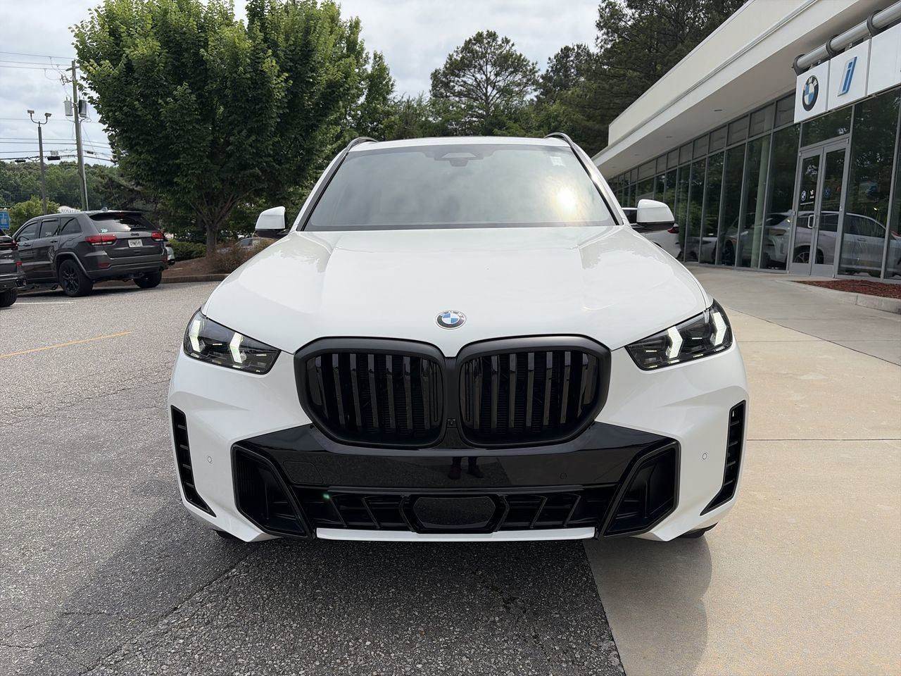 New 2026 Alpine White BMW xDrive40i image 3