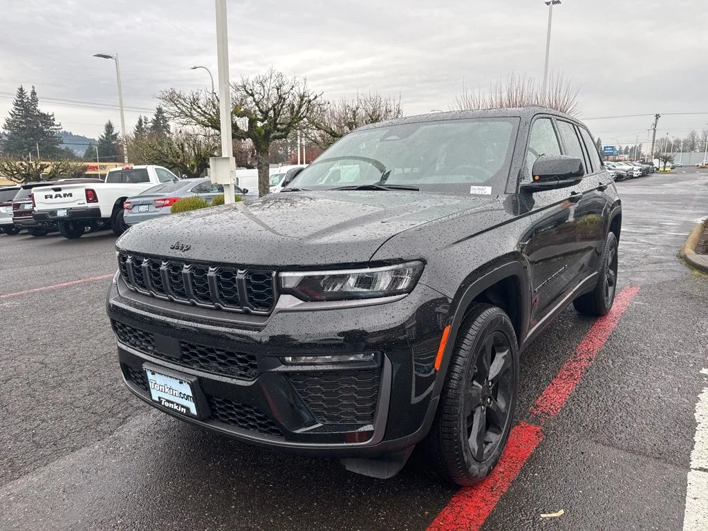 Used 2026 Diamond Black Crystal Pearlcoat Jeep Limited image 3