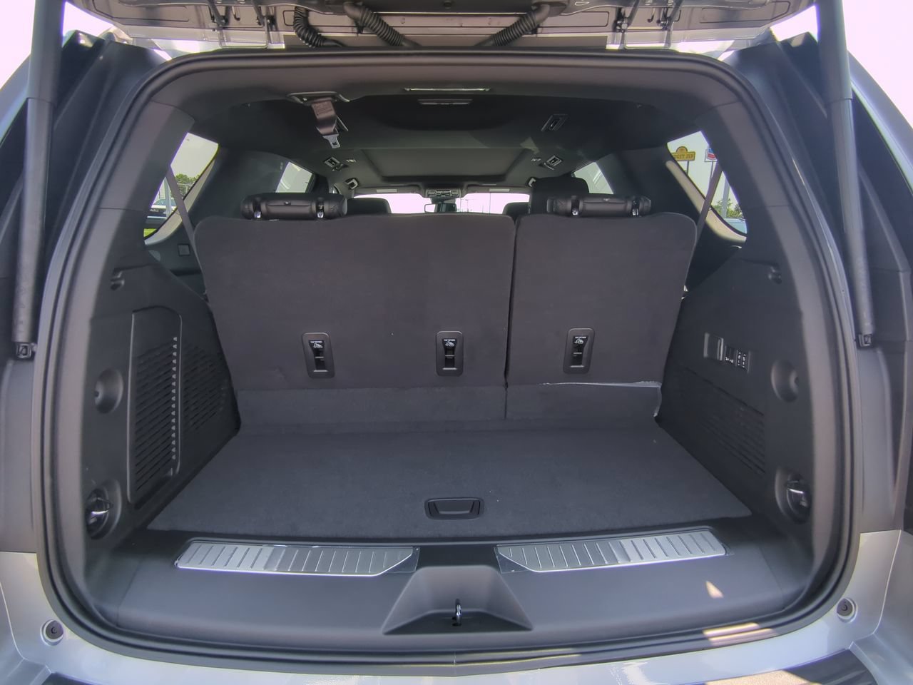 2026 Chevrolet Tahoe Z71 - Photo 12