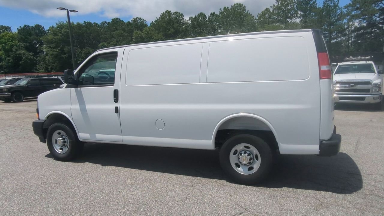 2025 Chevrolet Express Cargo Work Van - Photo 6