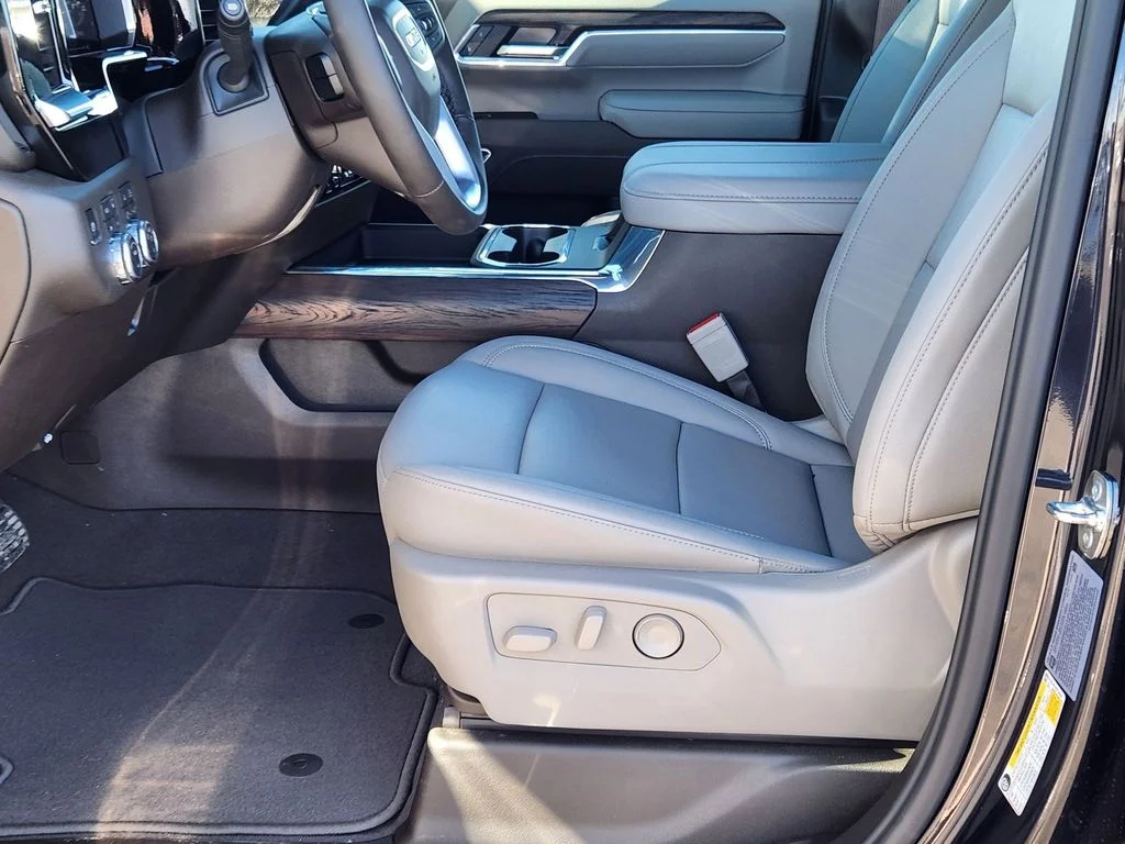 2026 GMC Sierra 3500HD SLT - Photo 13