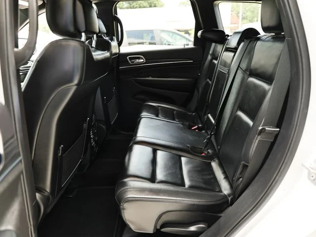 Used 2019 Bright White Clearcoat Jeep Limited image 25