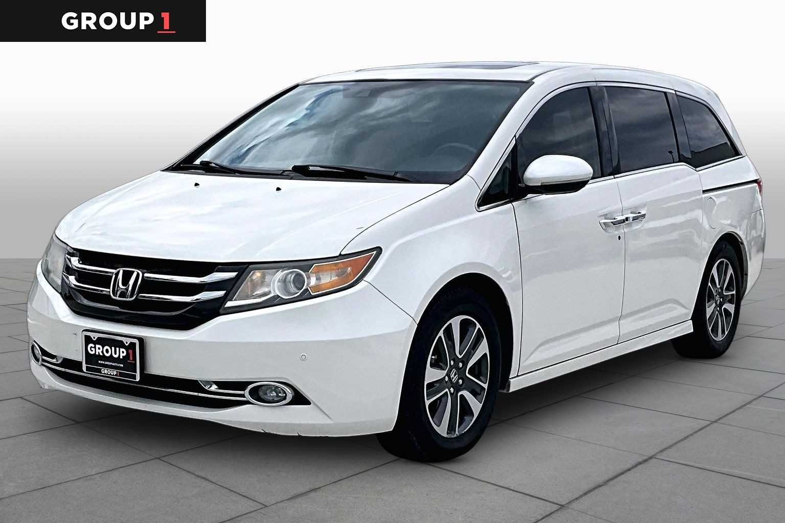 2016 Honda Odyssey Touring's photo