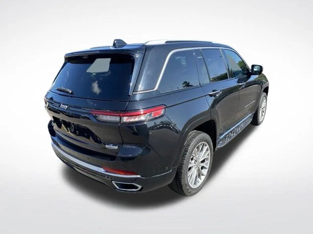 Used 2022 Black Jeep Summit image 8