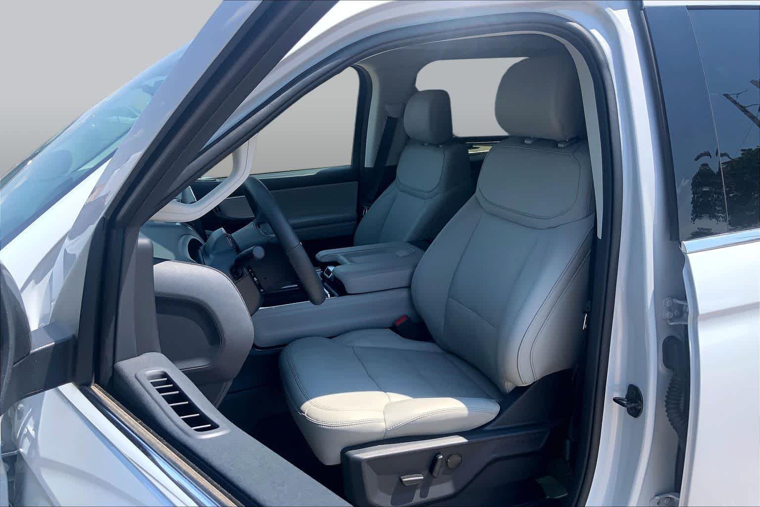 New 2026 Space Silver Metallic Ford Active image 9