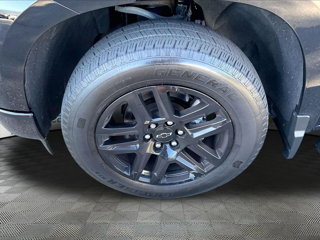 Used 2022 Black Chevrolet RST image 7