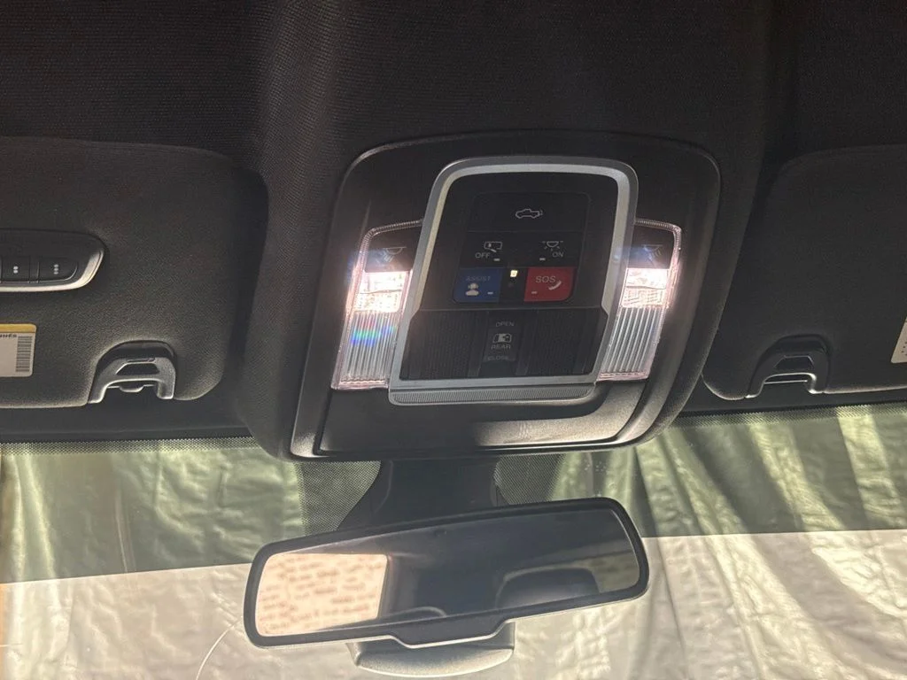 Used 2020 Granite Crystal Metallic Clearcoat Ram Laramie image 19