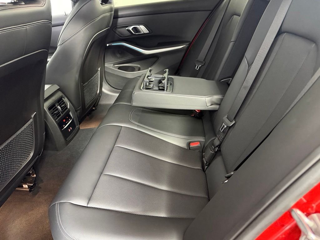 2023 BMW 3 Series 330e - Photo 27