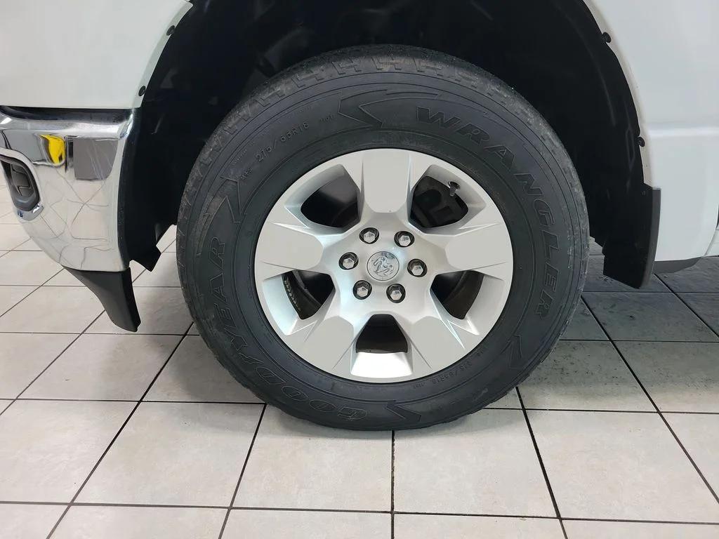 Used 2022 White Ram Big Horn/Lone Star image 40