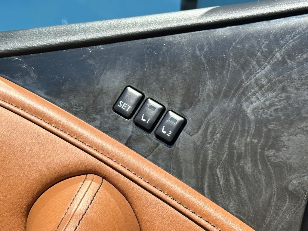 Used 2021 Black INFINITI Sensory image 17
