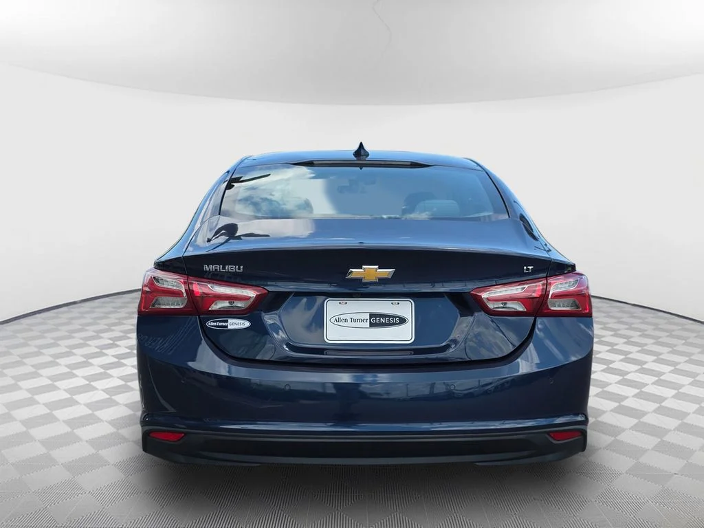 Used 2021 Blue Chevrolet LT image 7