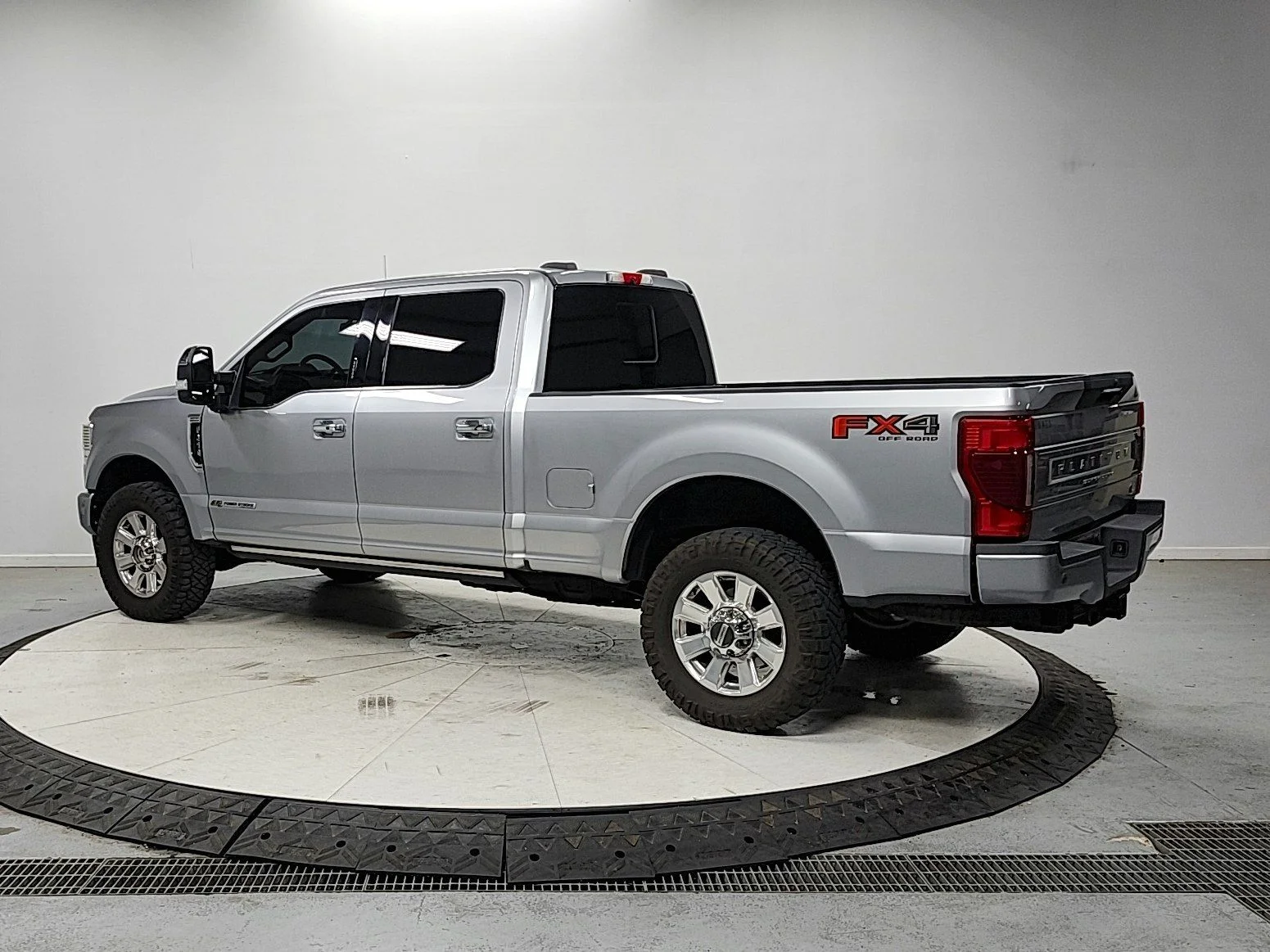 Used 2021 Silver Ford Platinum image 5