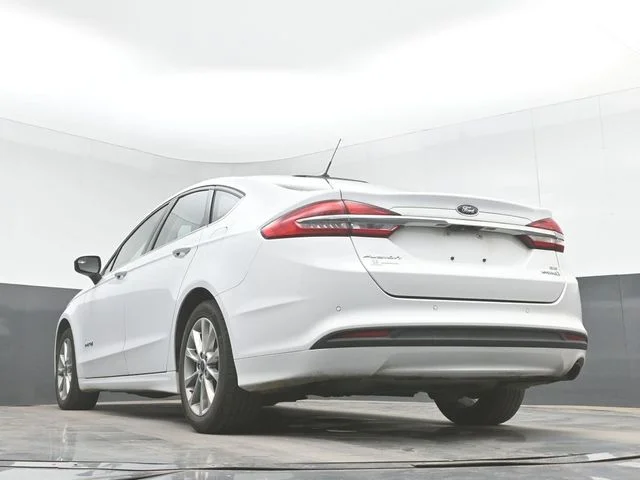 Used 2017 Oxford White Ford SE image 31