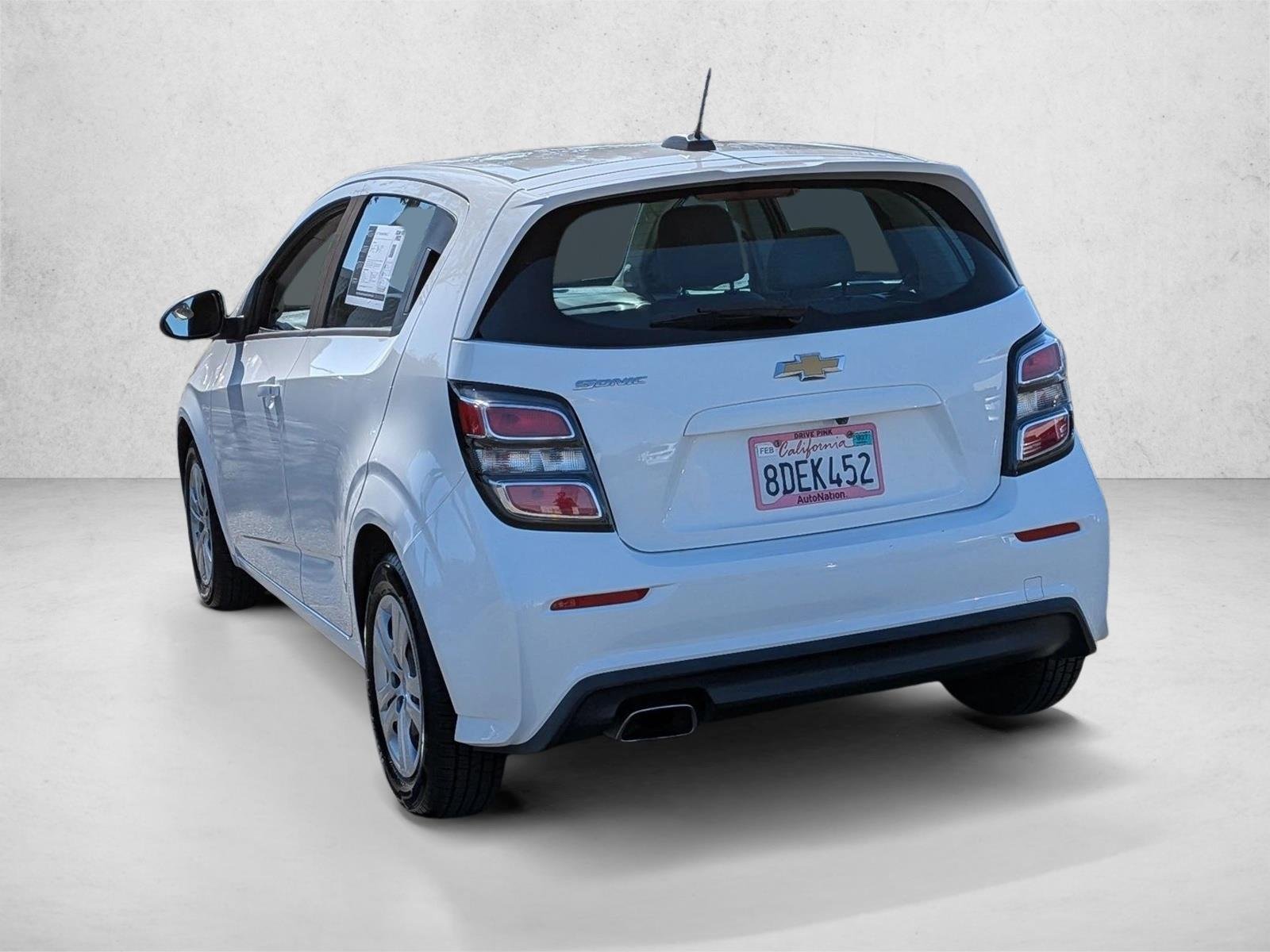 Used 2017 Summit White Chevrolet LT image 8