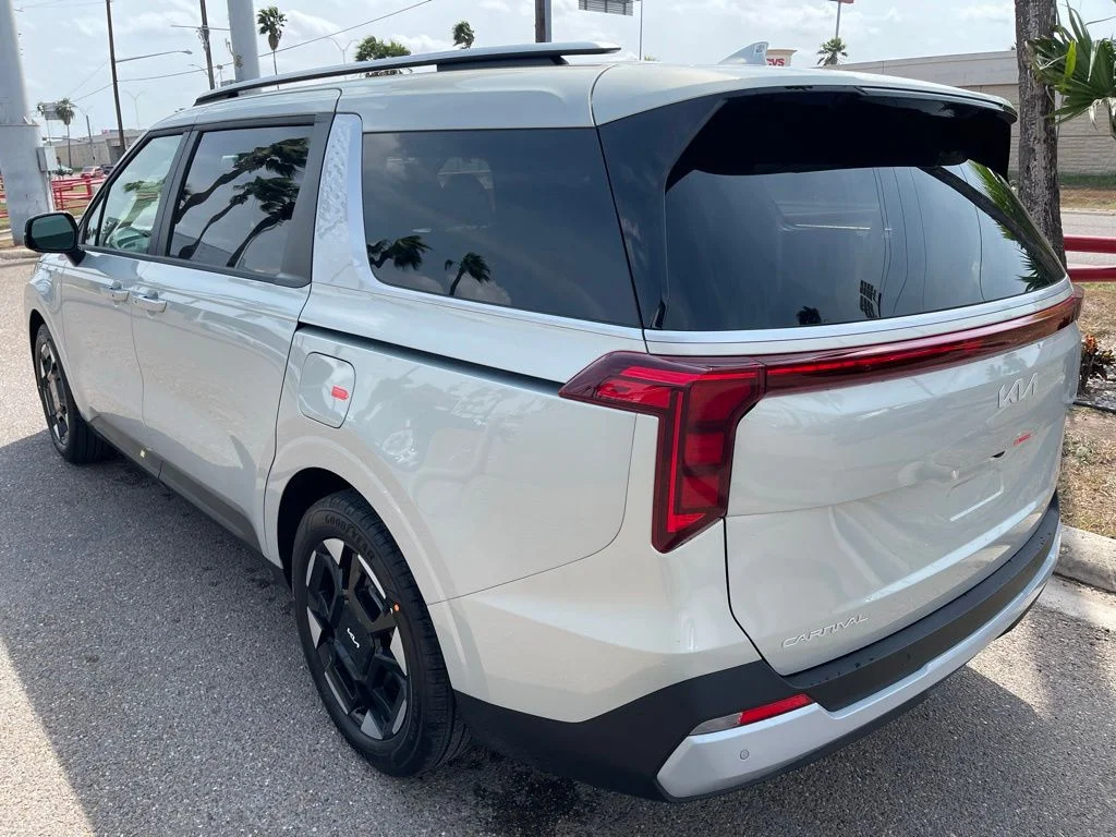 New 2026 White Kia EX image 5