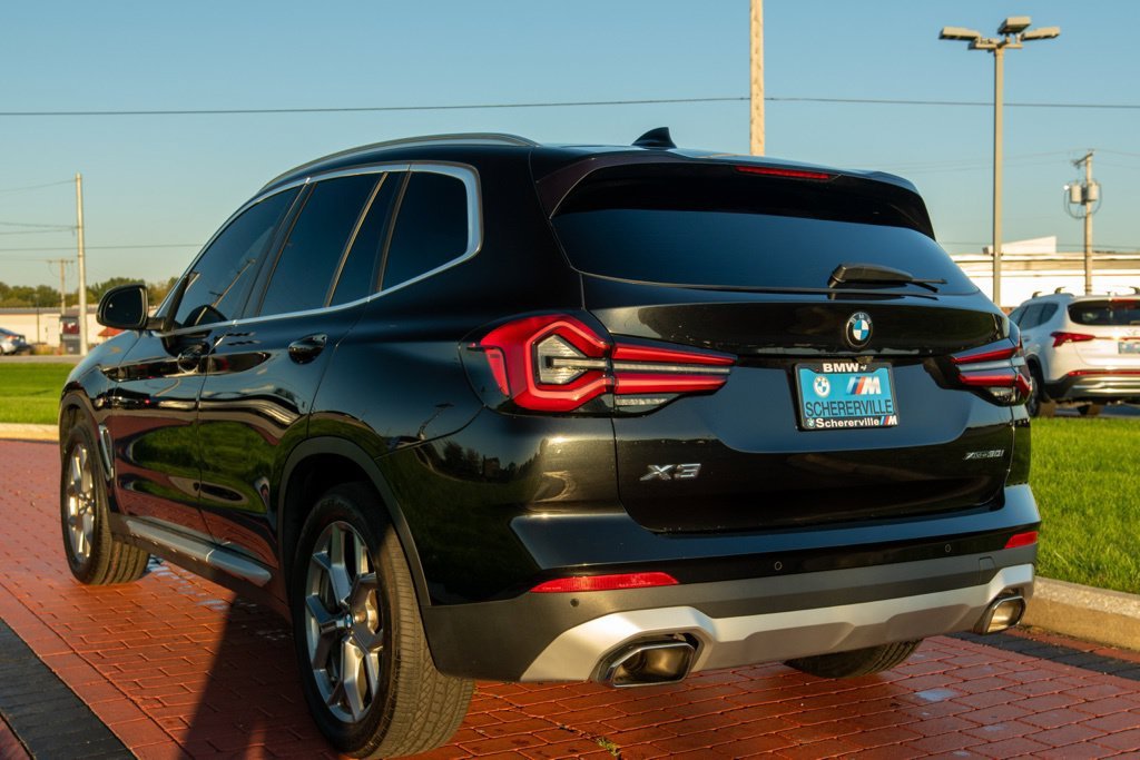 Used 2023 Black Sapphire Metallic BMW xDrive30i image 5