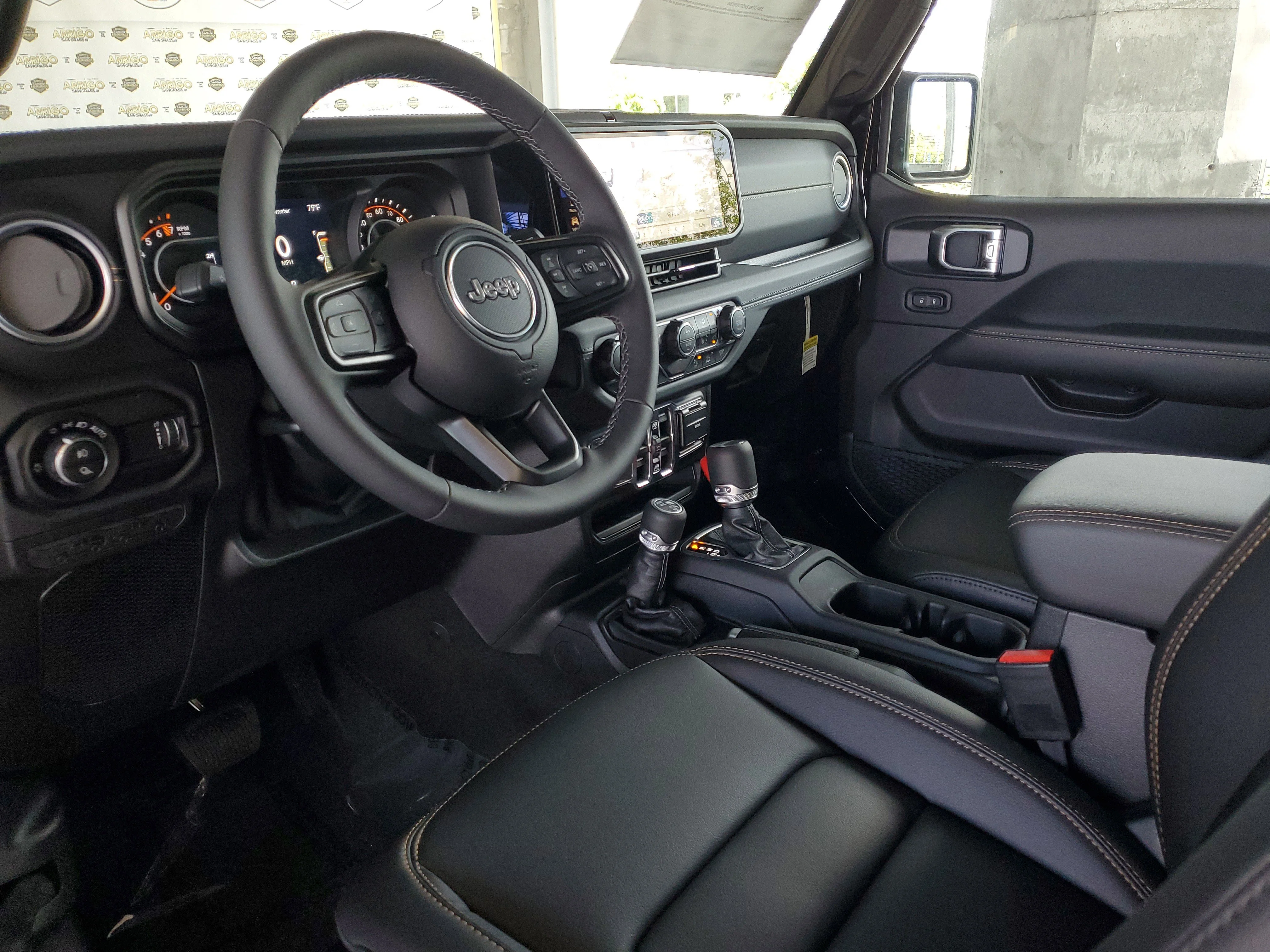 New 2026 Black Clear-Coat Exterior Paint Jeep Sahara image 15