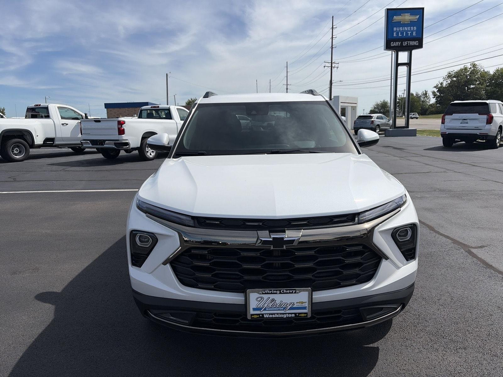 New 2026 Iridescent Pearl Tricoat Chevrolet ACTIV image 10