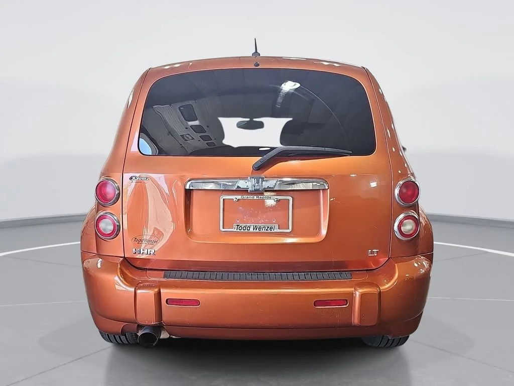 Used 2008 SUNBURST ORANGE II METALLIC Chevrolet LT image 5