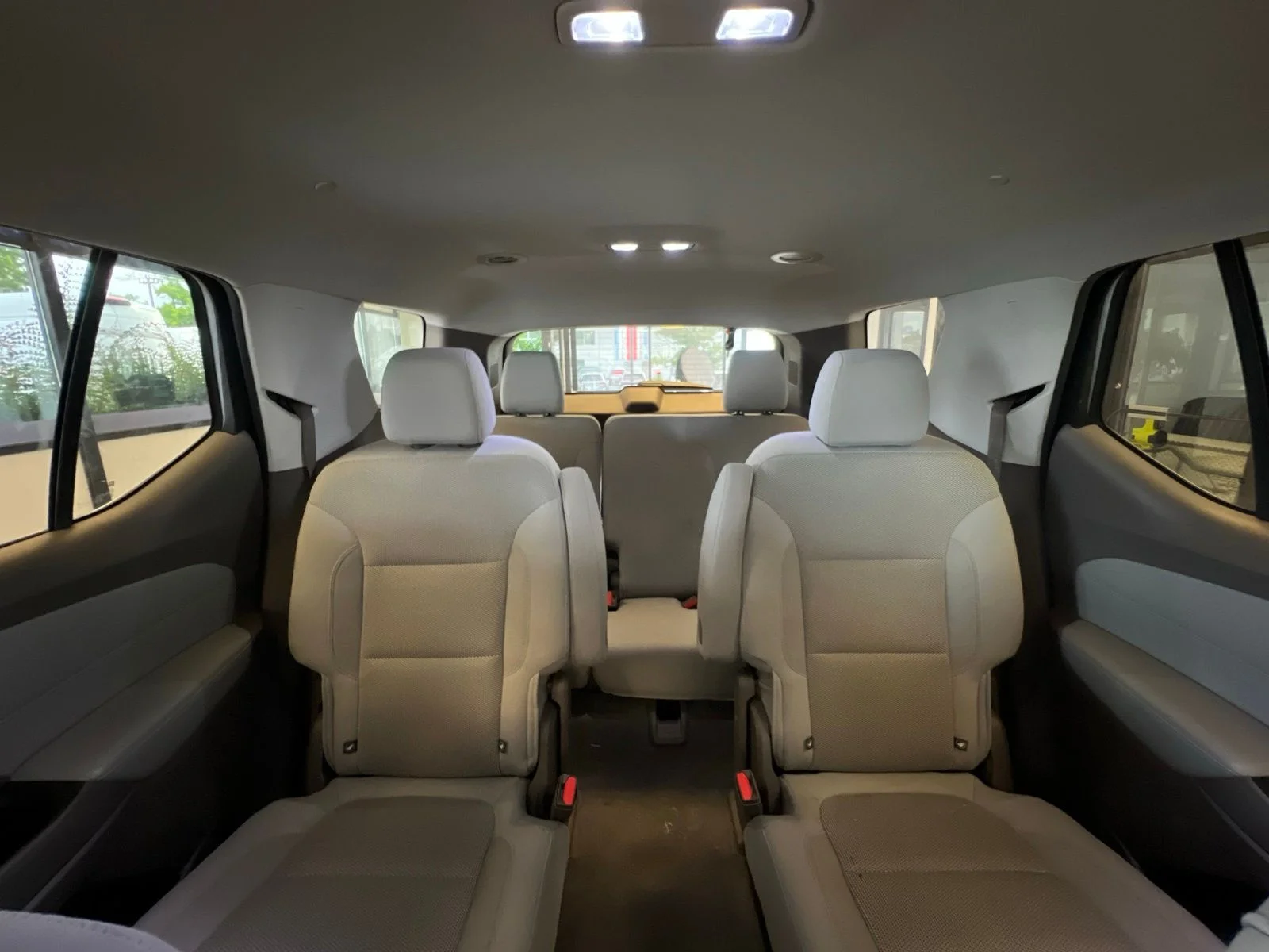 Used 2019 Silver Ice Metallic Chevrolet LT image 29