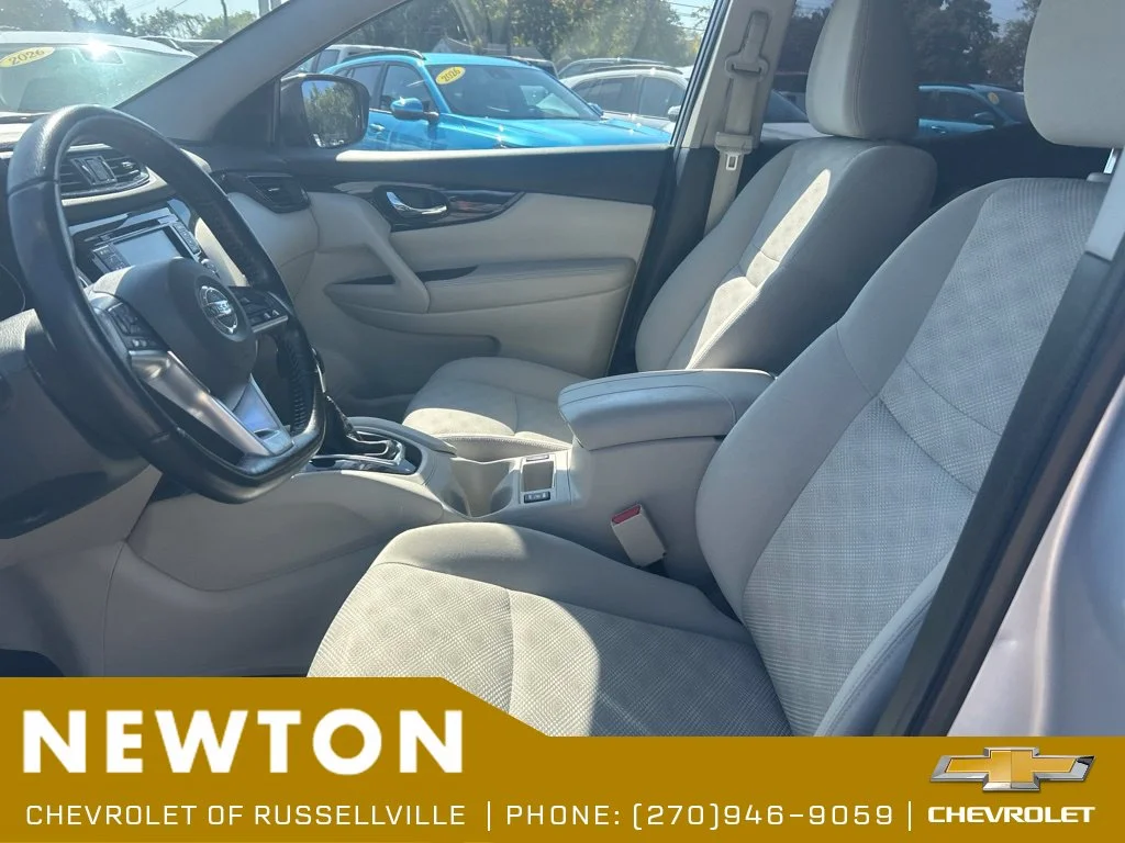 Used 2020 Silver Nissan SV image 4