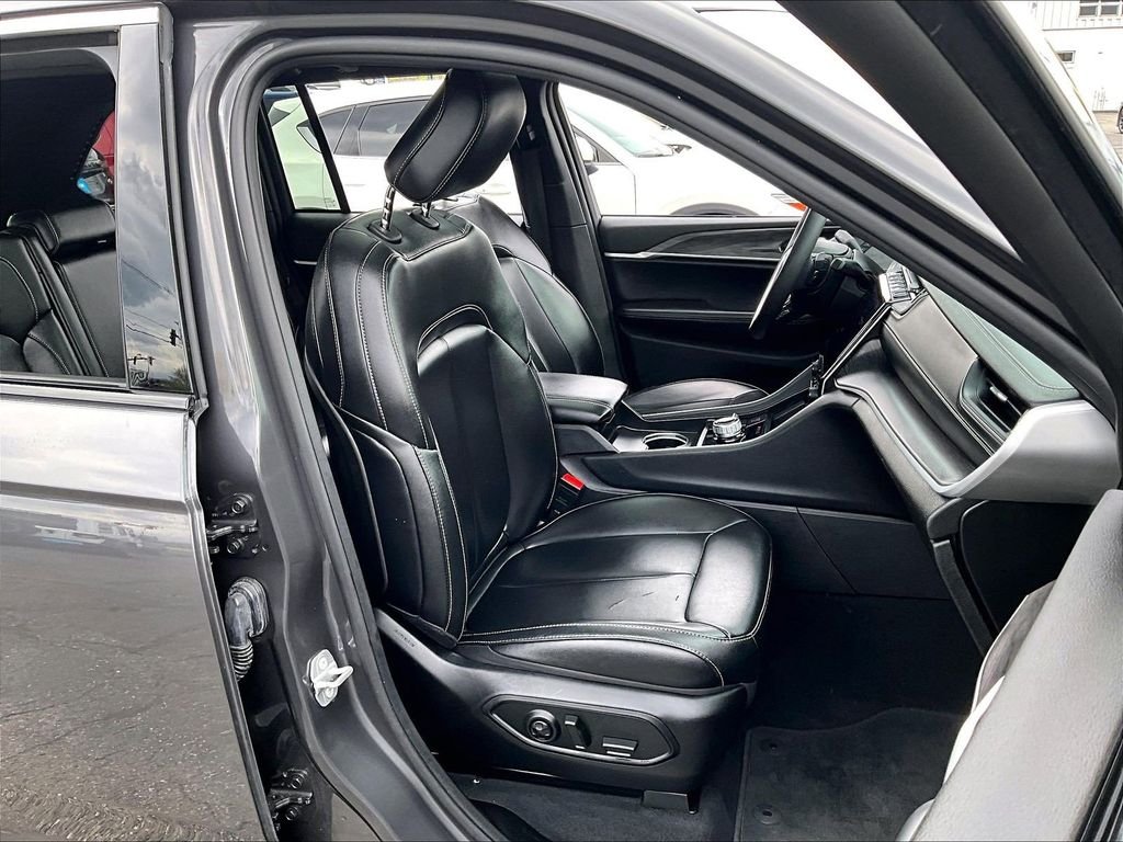 Used 2024 Gray Jeep Limited image 11