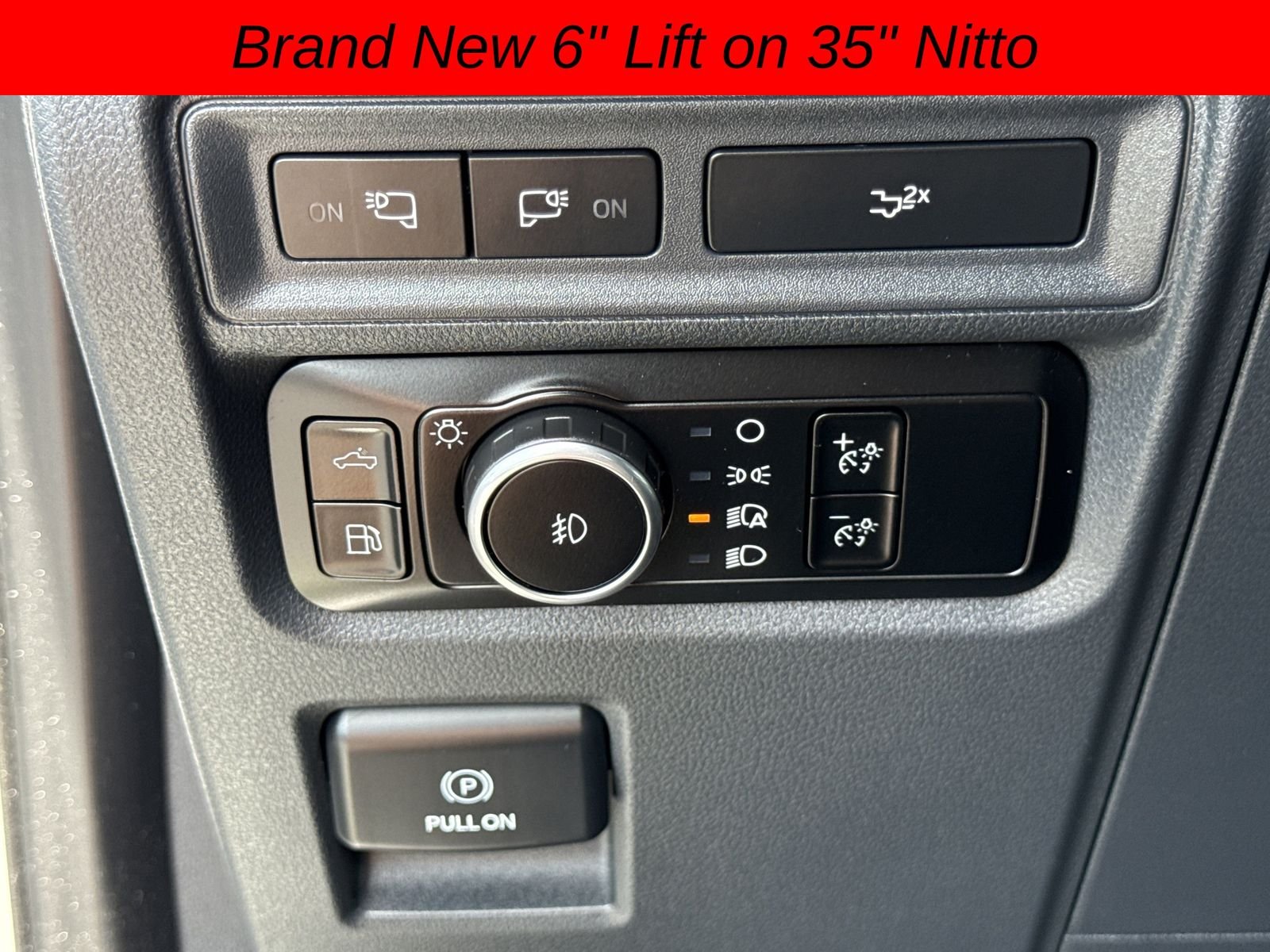 Used 2024 Oxford White Ford XLT image 29