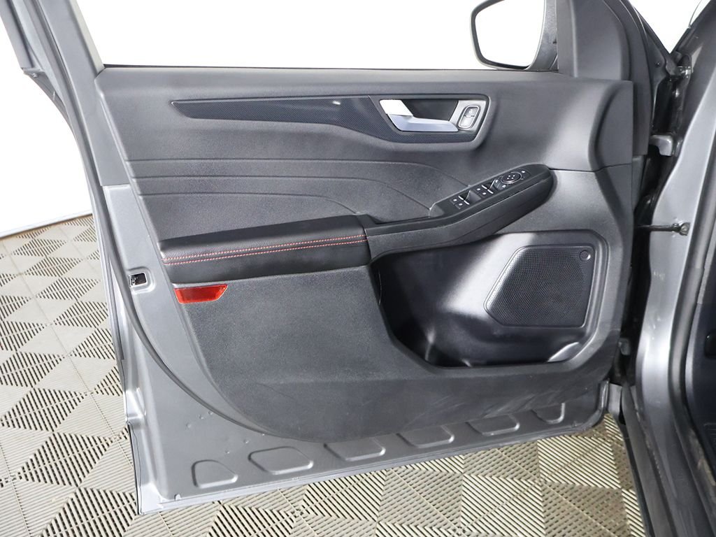 Used 2025 Gray Ford ST-Line image 19