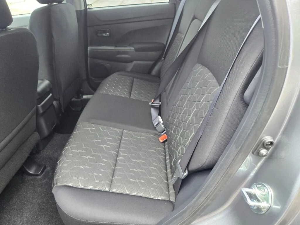 New 2027 Gray Mitsubishi 2.0 ES AWC image 13