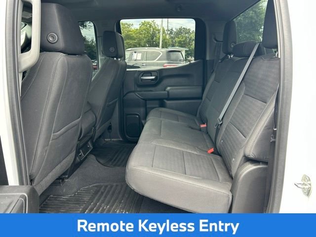 Used 2022 White Chevrolet Custom image 18