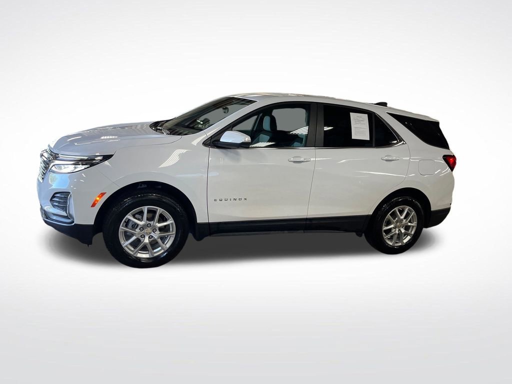 Used 2024 Summit White Chevrolet LT image 2