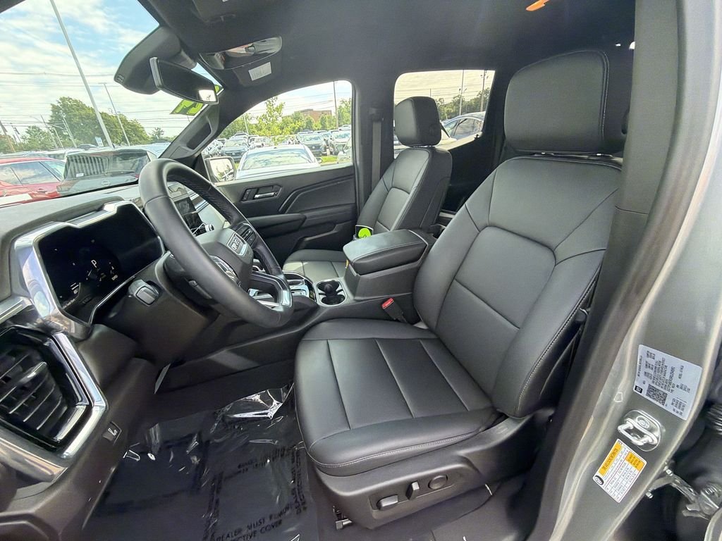 Used 2024 Silver GMC Elevation image 13