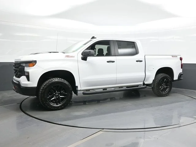 Used 2025 White Chevrolet Custom Trail Boss image 5