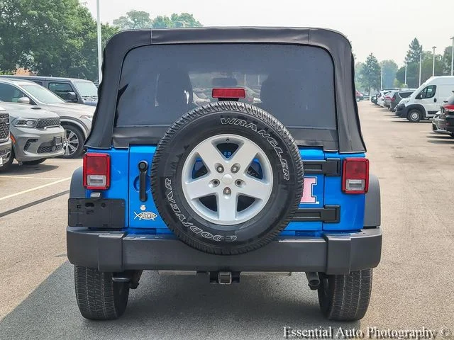 Used 2016 Blue Jeep Unlimited Sport image 5